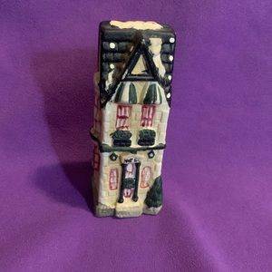 Vintage ceramic mini hotel